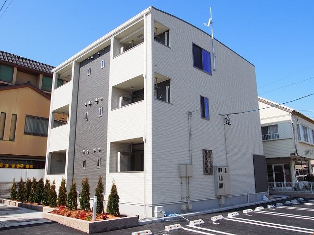クレスト ガーデンの外観画像