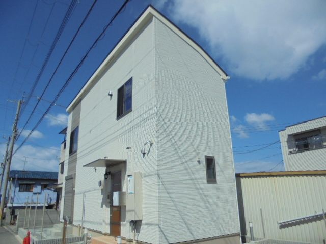 小松里町戸建てⅠの外観画像