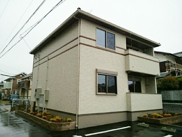 ホワイトメゾンⅢの外観画像