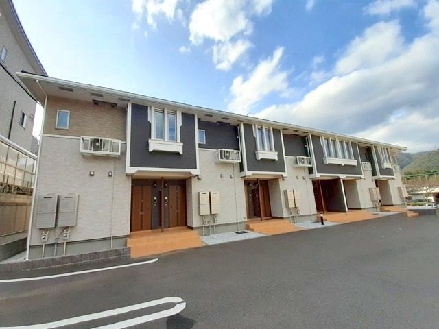 クレメント小倉南 弐番館の外観画像