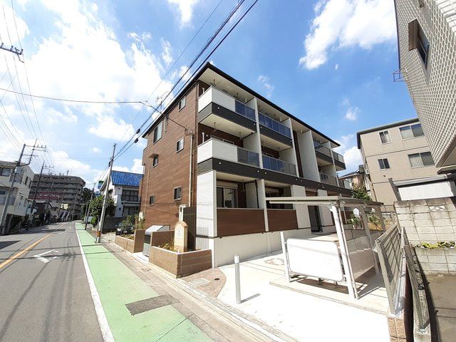 パインツリーの外観画像