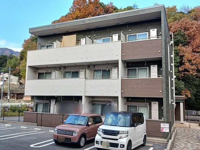 リトルナーレ伴駅前の外観画像