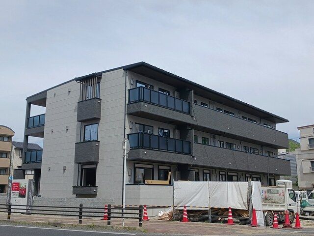トロワ・ブランシュ・港町の外観画像