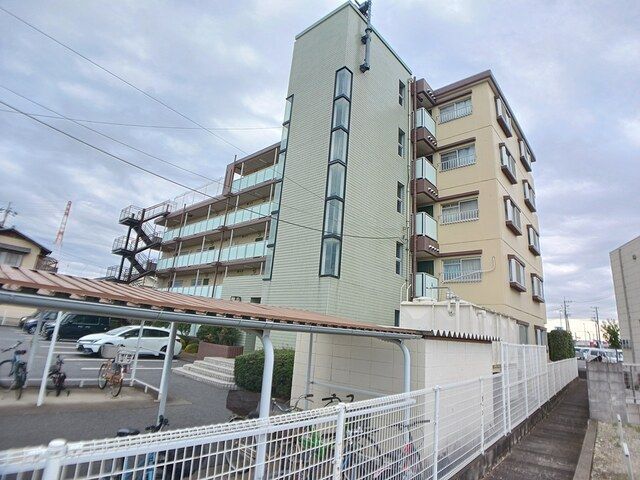 シャルマン133の外観画像