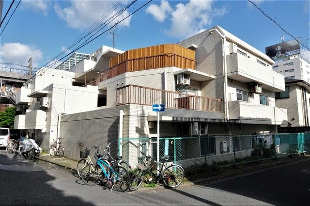 パレドール世田谷代田101号室の外観画像