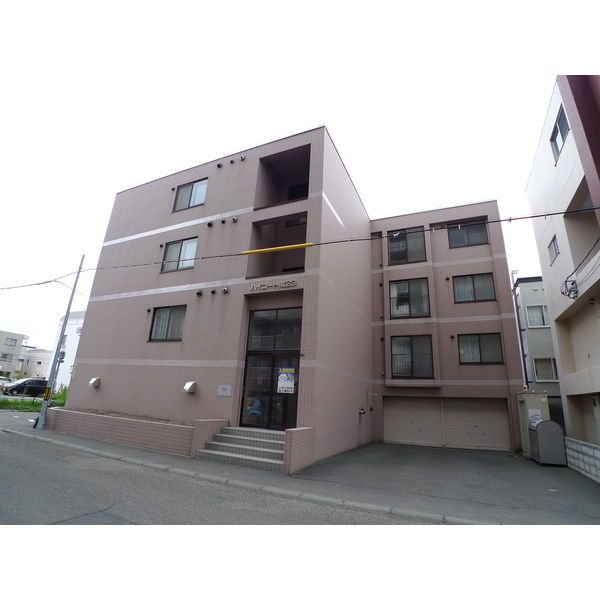 ハイコート北23【灯油暖房・専用トランクルーム有!】の外観画像