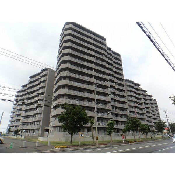 ロイヤルシャトー新琴似B棟の外観画像