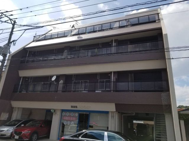 BAUHAUS牛田中の外観画像