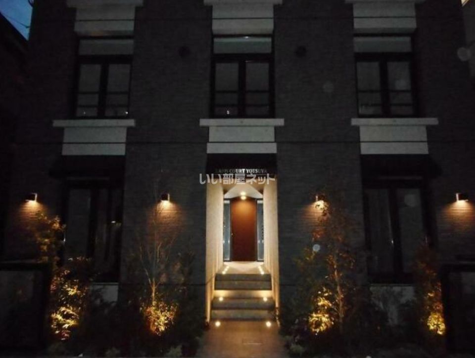 LAPiS COURT YOTSUYA(ラピスコートヨツヤ)の外観画像