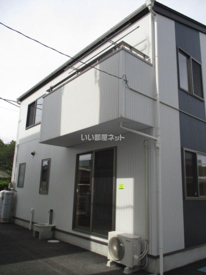 平出戸建貸家 E棟の外観画像