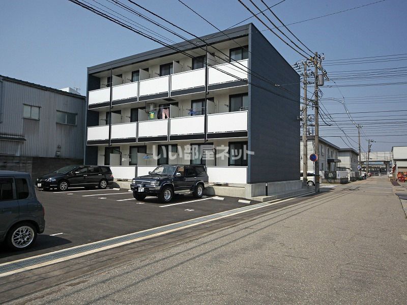 レオパレスマハロの外観画像