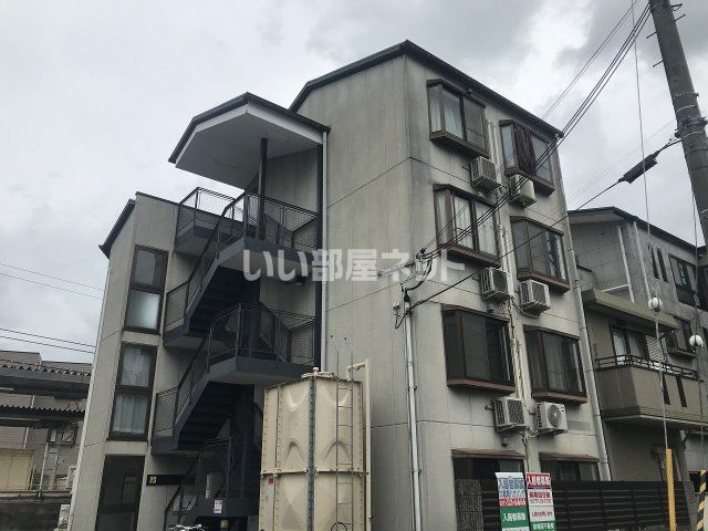 アパートメント亀岡の外観画像