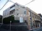 アネシス学園前の外観画像