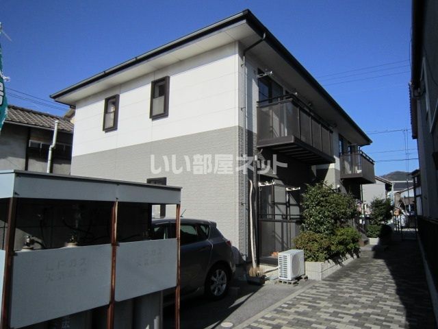 フォーブル中央の外観画像
