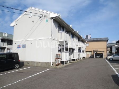 AMJ・ロイヤルコート B棟の外観画像