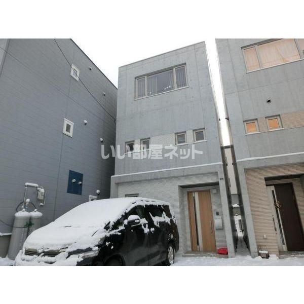 平和通12丁目北 貸家の外観画像