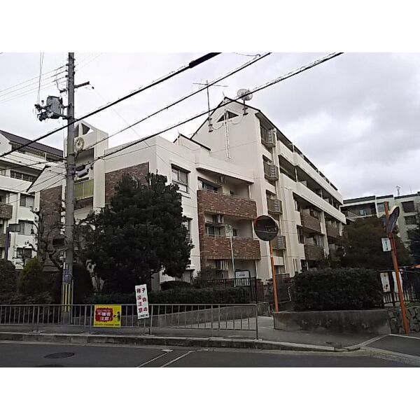 エステ南千里B棟の外観画像