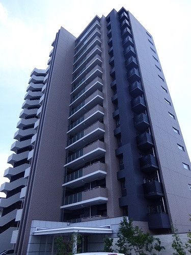 サーパス三輪田町の外観画像