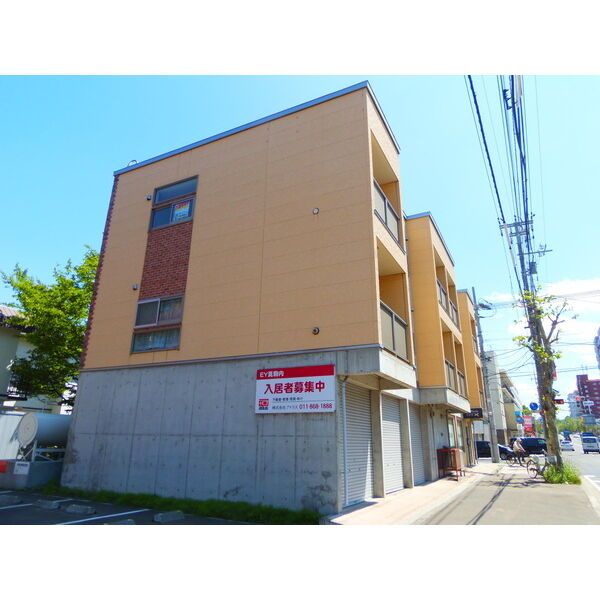 EY真駒内の外観画像