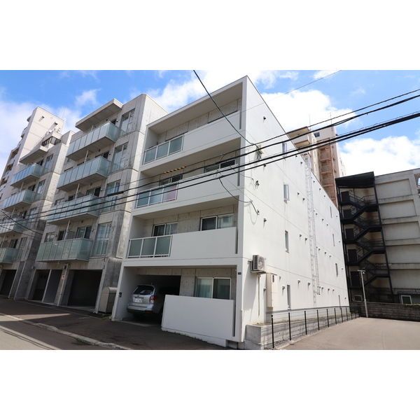 そふぃおーね大通の外観画像