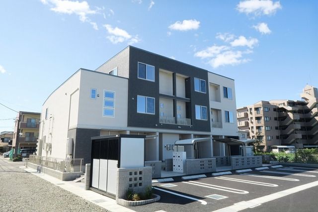 サン フラッツの外観画像