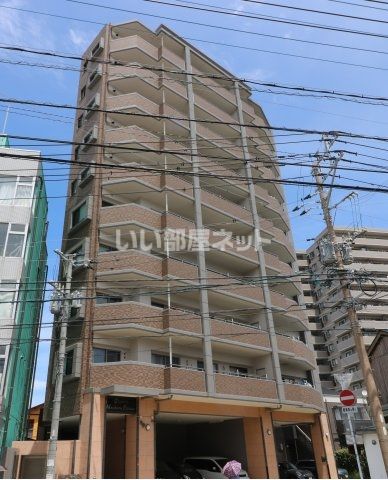 クィーンズ前原駅前の外観画像