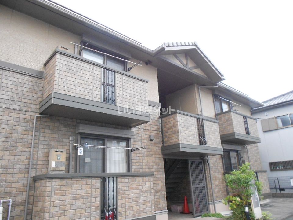 ロイヤルコート A棟の外観画像