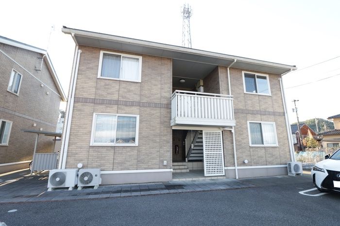 ジャルダン ポス B棟の外観画像