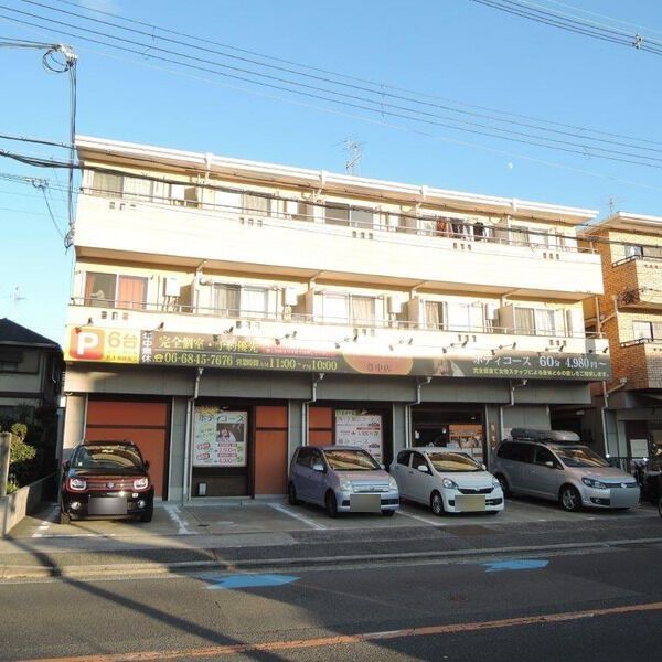 上野坂グランハイツCの外観画像