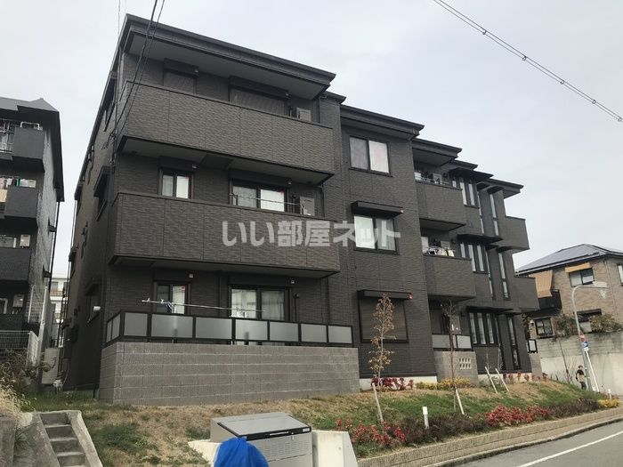 イー・ヒローズの外観画像