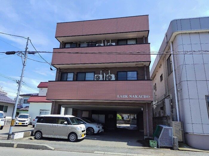 ラーク中町の外観画像