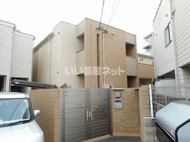 カームリー トスィームの外観画像