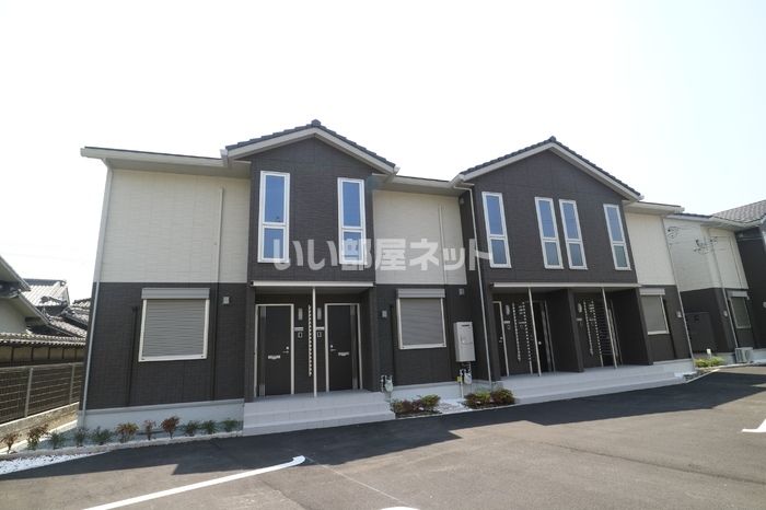 シャーロット B棟の外観画像