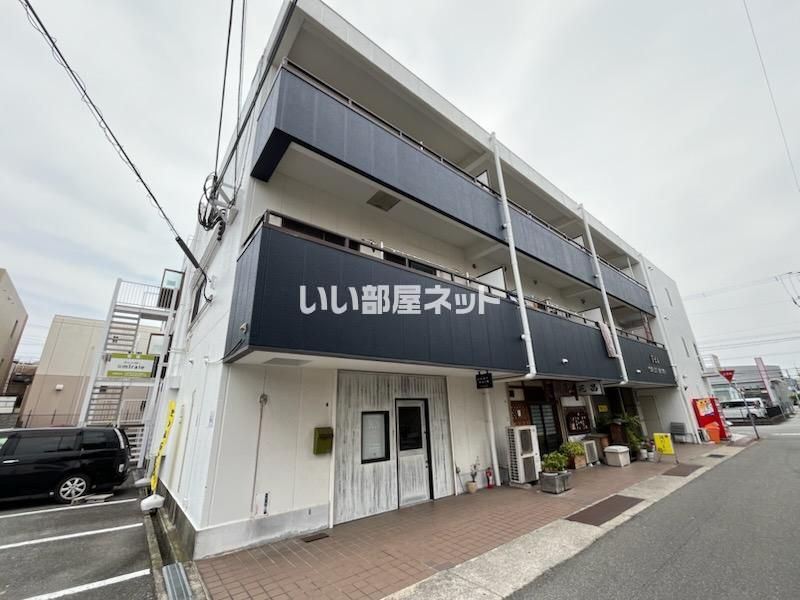 クローバーズマンションの外観画像