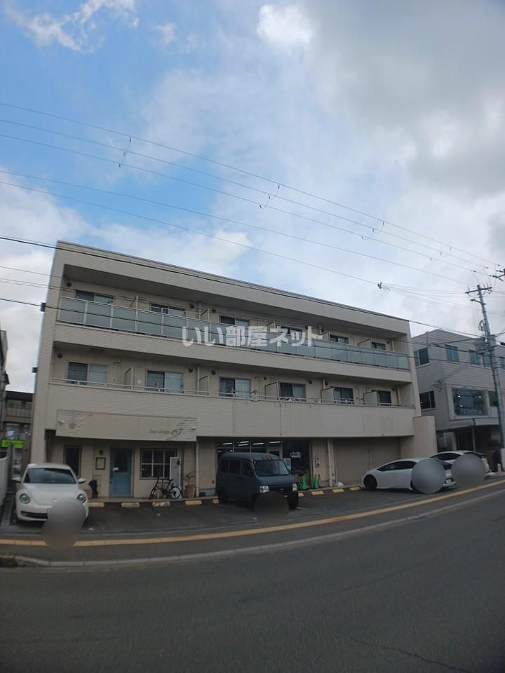 ジュネス宝殿駅前の外観画像