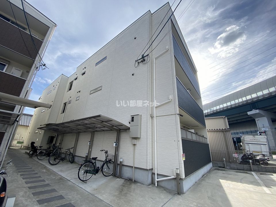 クリエオーレ三ツ島Ⅱの外観画像