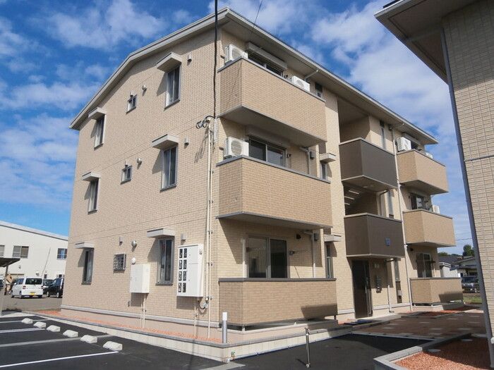 メゾンアルカンシェル A棟の外観画像