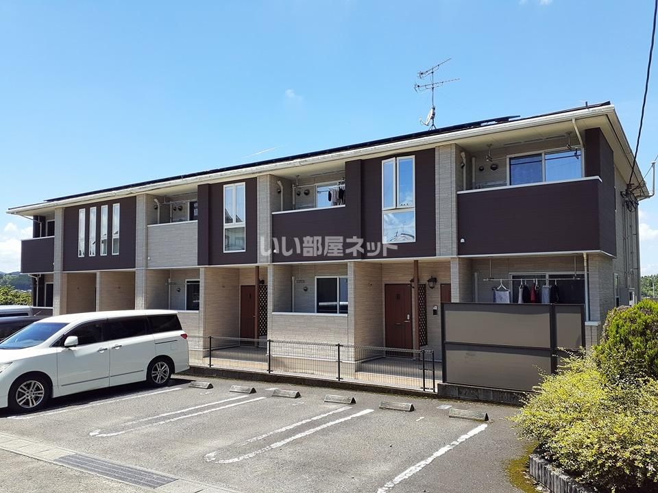 ポンポン・アジュールの外観画像