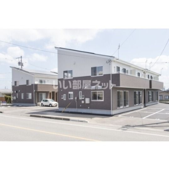 鶴田町メゾネットIVの外観画像