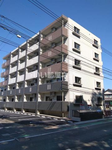 ファヴィオ博物館前の外観画像