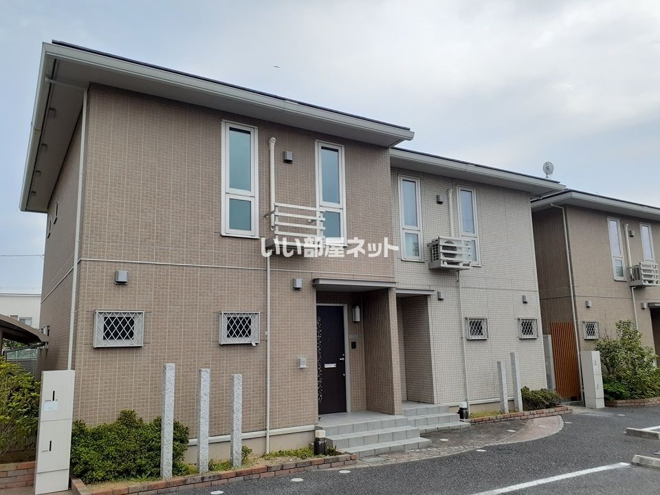 ニューエイト E棟の外観画像