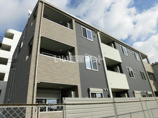 カーサ・フェリーチェ東脇の外観画像