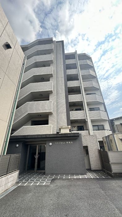 UーDINE市場木の外観画像
