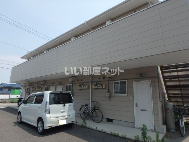 秦ハイツの外観画像