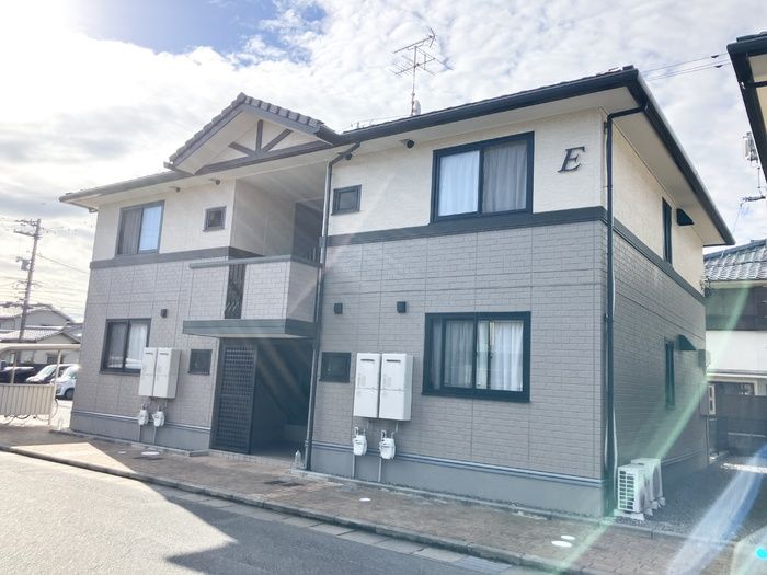 ロイヤルガーデンミルフィー E棟の外観画像