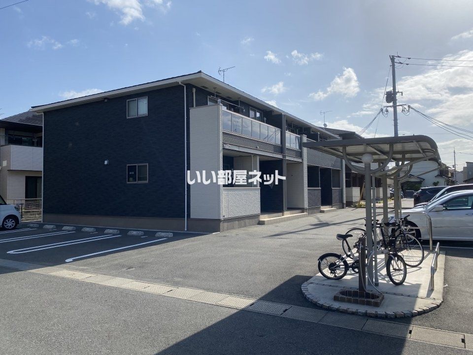 ラルーチェB棟の外観画像