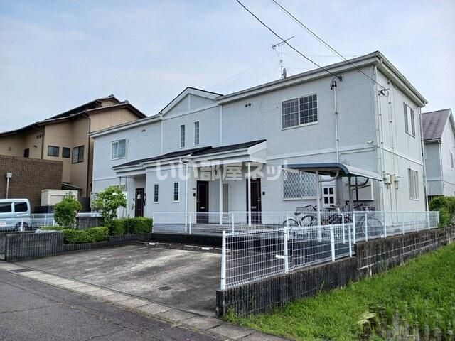 ソレイユ・シャルマンA棟の外観画像