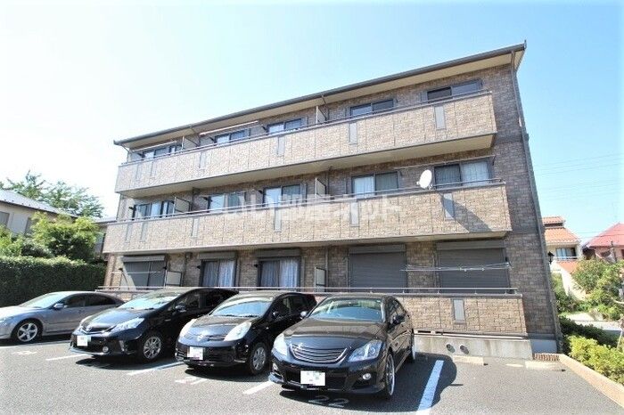 コリーヌ・ ドゥの外観画像