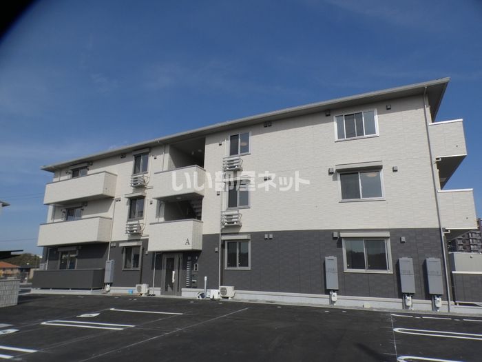 ブランネージュ中川 A棟の外観画像
