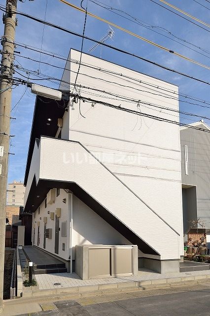 イーグルの外観画像